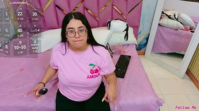 Snapshot of curvybuffgirllll chatting on 07/19/26, 07:21 curvybuffgirllll online show from 07/19/26, 07:21
