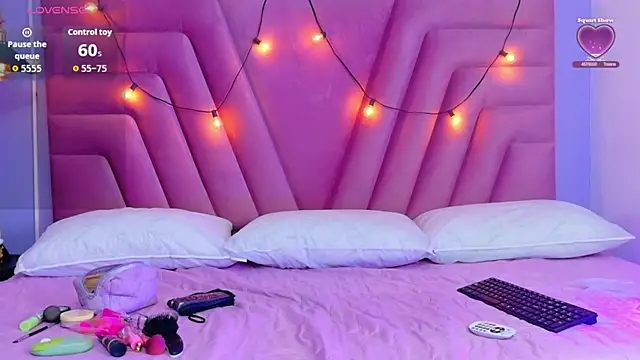 curvybuffgirllll online show from 04/14/26, 07:30