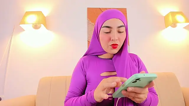 Malika Noor online show from 04/15/26, 03:16