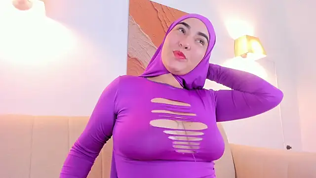 Snapshot of Malika_Noor chatting on 04/26/26, 02:36 Malika Noor online show from 04/26/26, 02:36