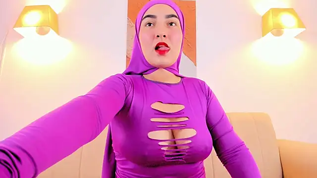 Malika Noor online show from 04/14/26, 03:06