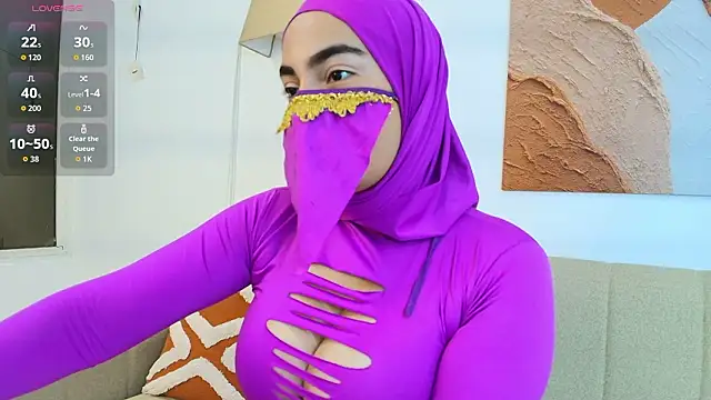 Snapshot of Malika_Noor chatting on 02/25/26, 01:44 Malika Noor online show from 02/25/26, 01:44