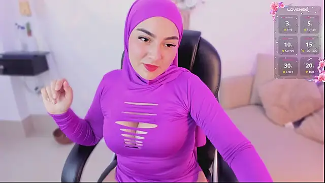 Malika Noor online show from 03/03/26, 02:57