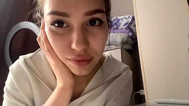 Snapshot of HypnoticEyeys chatting on 02/25/26, 11:21 HypnoticEyeys online show from 02/25/26, 11:21