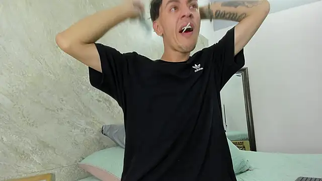 Mick-lollipop online show from 04/15/26, 07:51