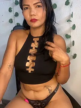 Snapshot of Susy_em chatting on 02/19/26, 04:37 Susy em online show from 02/19/26, 04:37