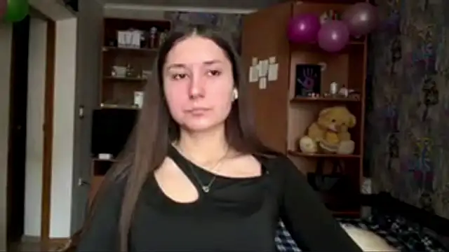 Snapshot of poly_princess chatting on 02/25/26, 07:19 poly princess online show from 02/25/26, 07:19