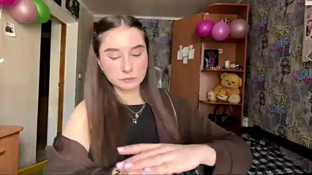 Snapshot of poly_princess chatting on 03/02/26, 10:00 poly princess online show from 03/02/26, 10:00