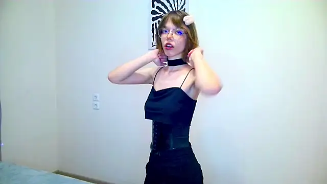 Kate Mooss online show from 03/06/26, 02:34