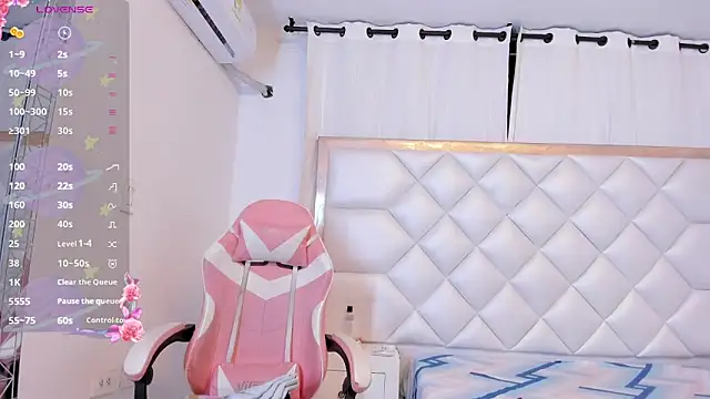 Snapshot of michelleblair1 chatting on 02/28/26, 01:22 michelleblair1 online show from 02/28/26, 01:22