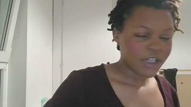 Snapshot of DolliaStarz chatting on 03/02/26, 06:26 DolliaStarz online show from 03/02/26, 06:26