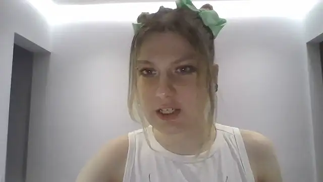 Foxy Bright online show from 03/10/26, 07:29