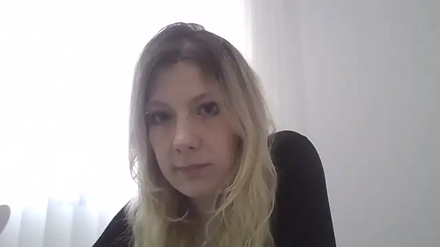 Snapshot of Foxy_Bright chatting on 02/26/26, 01:44 Foxy Bright online show from 02/26/26, 01:44