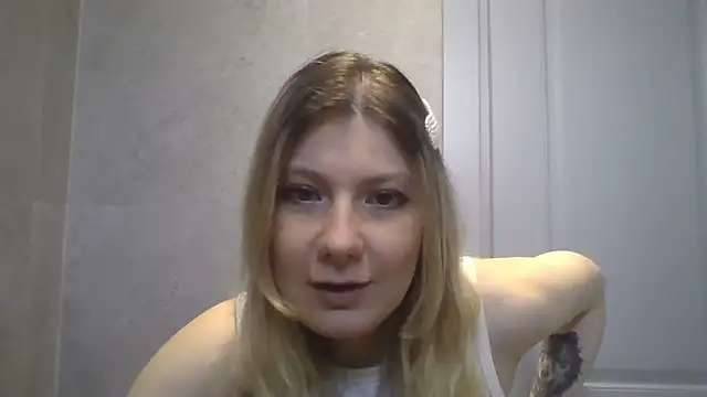 Foxy Bright online show from 03/09/26, 01:25