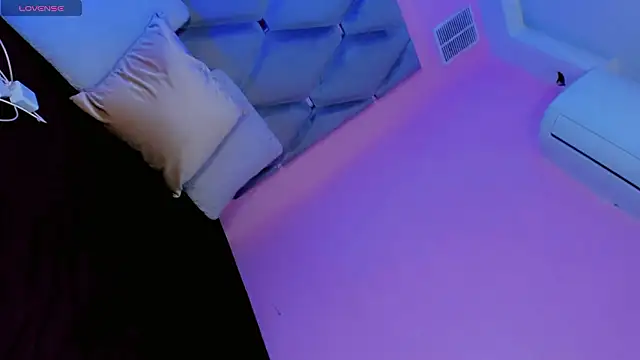 Daniiela Ember online show from 03/28/26, 11:11