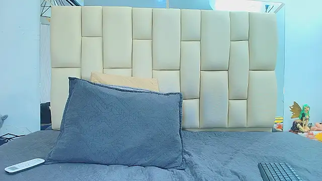 Lana Sliim online show from 03/05/26, 12:13