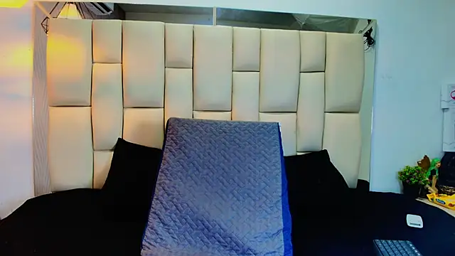 Lana Sliim online show from 03/24/26, 12:16