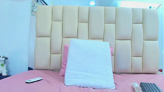 Lana Sliim online show from 02/26/26, 12:16