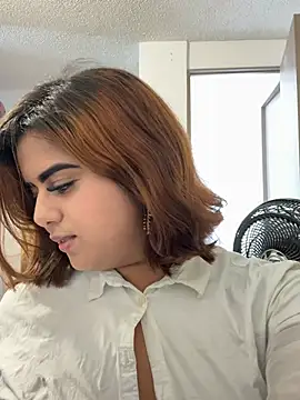 Snapshot of Lilithgomez_ chatting on 03/03/26, 02:13 Lilithgomez online show from 03/03/26, 02:13