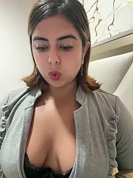 Lilithgomez  online show from 04/18/26, 01:30