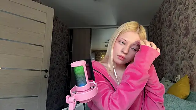 Snapshot of JeneeBIanks chatting on 02/20/26, 11:12 JeneeBIanks online show from 02/20/26, 11:12