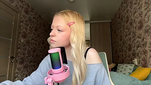 Snapshot of JeneeBIanks chatting on 02/21/26, 11:12 JeneeBIanks online show from 02/21/26, 11:12