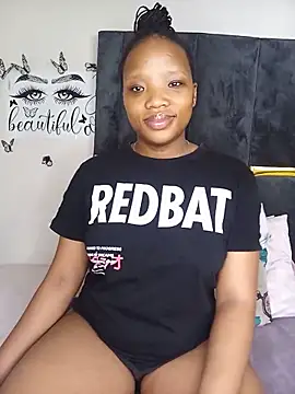 Snapshot of Divine_Beautyxx chatting on 06/02/26, 12:21 Divine Beautyxx online show from 06/02/26, 12:21