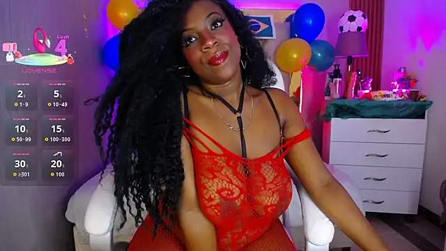 Snapshot of Charlotte_miles chatting on 06/21/26, 11:16 Charlotte miles online show from 06/21/26, 11:16