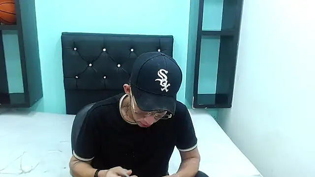 Snapshot of masterboyx chatting on 03/01/26, 11:27 masterboyx online show from 03/01/26, 11:27