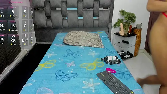 valeriavelasquez online show from 03/04/26, 09:11