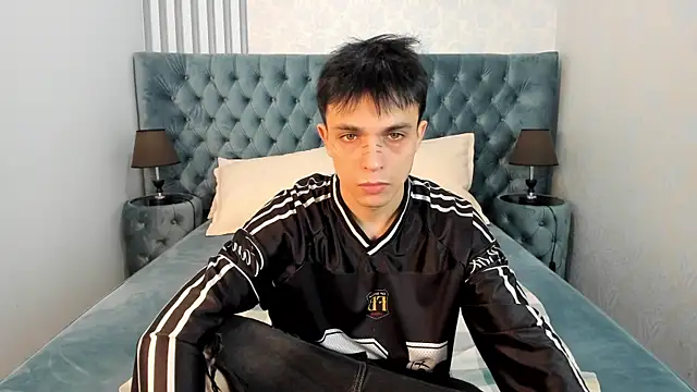 ClarkBev online show from 04/19/26, 06:25