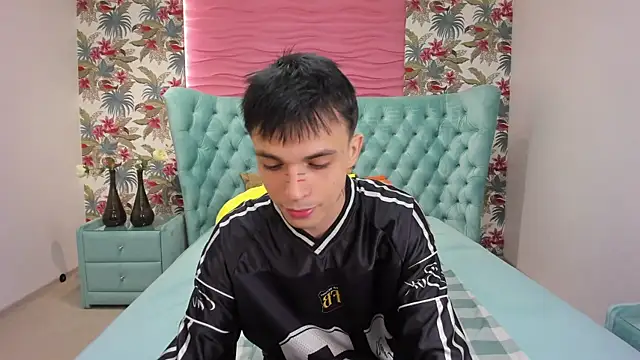 ClarkBev online show from 04/04/26, 07:04