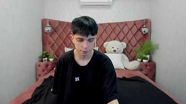 ClarkBev online show from 03/26/26, 06:44