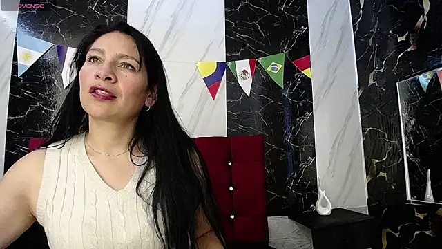 Snapshot of SofiaMoreno_ chatting on 06/17/26, 05:01 SofiaMoreno online show from 06/17/26, 05:01