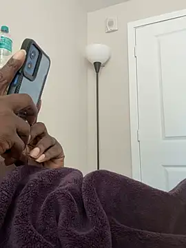 Snapshot of makeherfeelg chatting on 02/23/26, 06:08 makeherfeelg online show from 02/23/26, 06:08