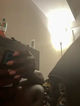 Snapshot of makeherfeelg chatting on 02/23/26, 06:03 makeherfeelg online show from 02/23/26, 06:03