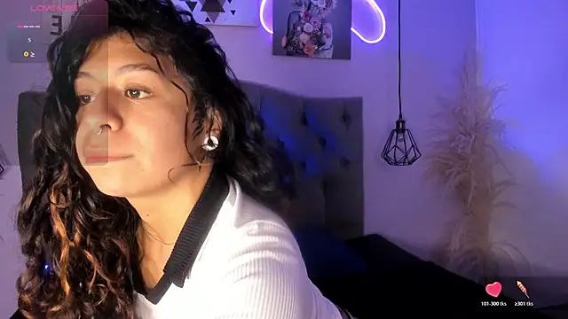 MilyFerrer online show from 06/19/26, 03:23