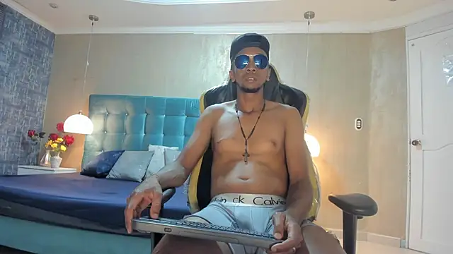 Snapshot of bray_1999 chatting on 02/28/26, 03:28 bray 1999 online show from 02/28/26, 03:28