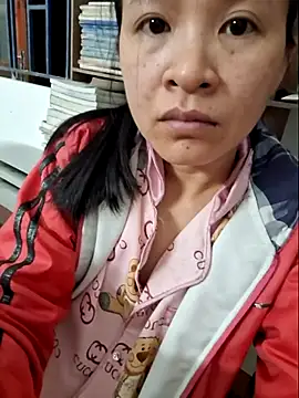 Snapshot of kieuqueen92 chatting on 02/22/26, 12:51 kieuqueen92 online show from 02/22/26, 12:51