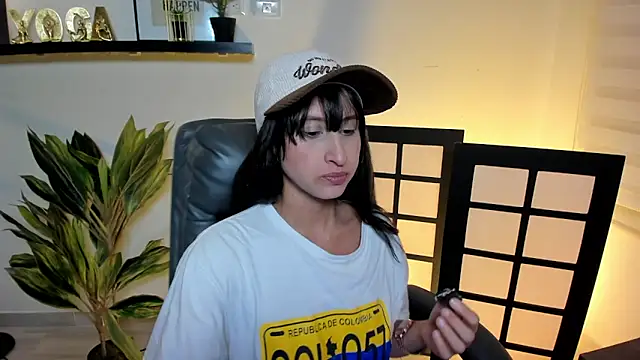 Snapshot of Antonella_Moretti_ chatting on 06/17/26, 03:28 Antonella Moretti online show from 06/17/26, 03:28