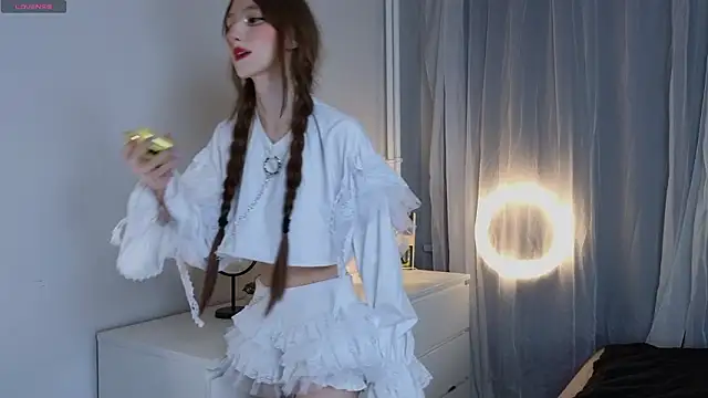 arina waifu online show from 03/08/26, 09:07