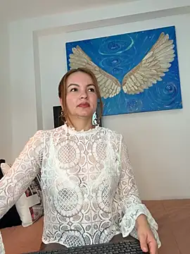 Viictoria-Jones online show from 04/08/26, 10:17