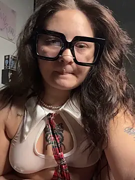 Snapshot of chanelle_dioor chatting on 02/20/26, 01:02 chanelle dioor online show from 02/20/26, 01:02