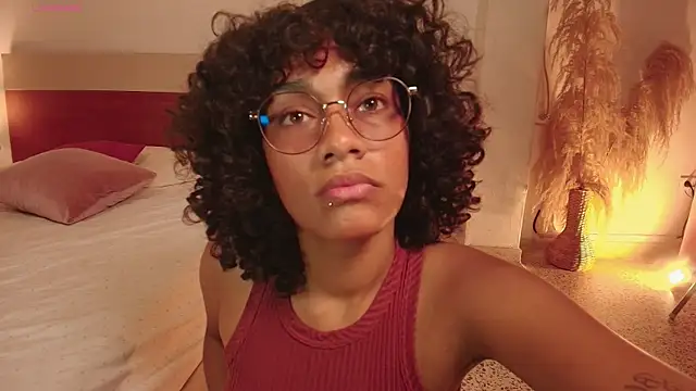 Meganlux1 online show from 05/20/26, 07:55
