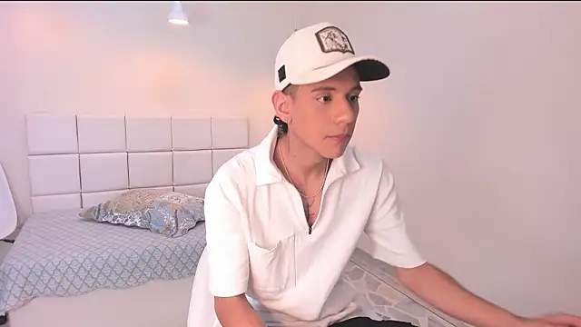 dominicjonnes online show from 02/23/26, 07:36