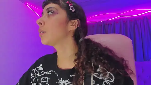 Kiara lovely online show from 04/15/26, 03:45