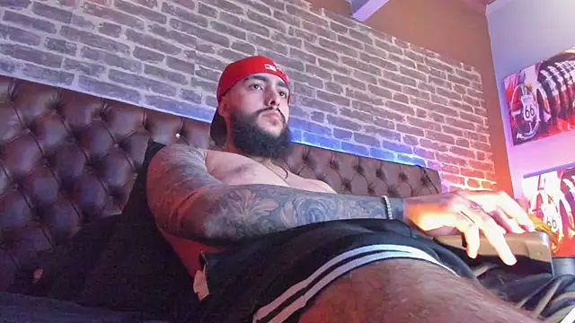 SantiagoHincapiie online show from 03/11/26, 08:36