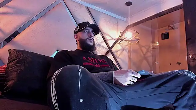 SantiagoHincapiie online show from 03/01/26, 04:12