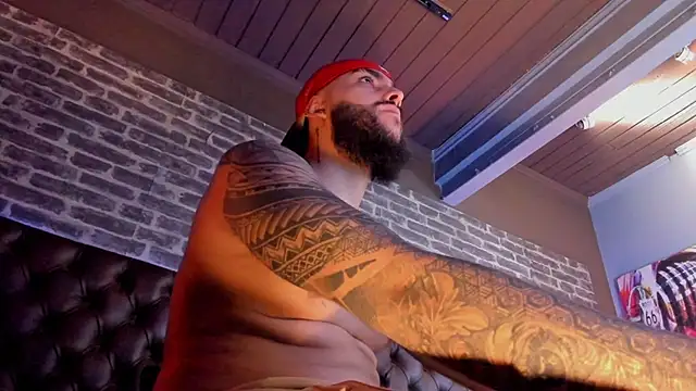 SantiagoHincapiie online show from 03/13/26, 08:58