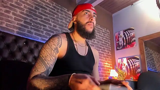 SantiagoHincapiie online show from 03/10/26, 09:08